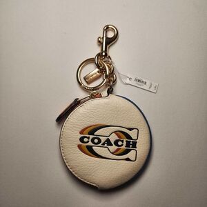 NWT CF104 Coach Circular Coin Pouch With Coach Stamp Charm